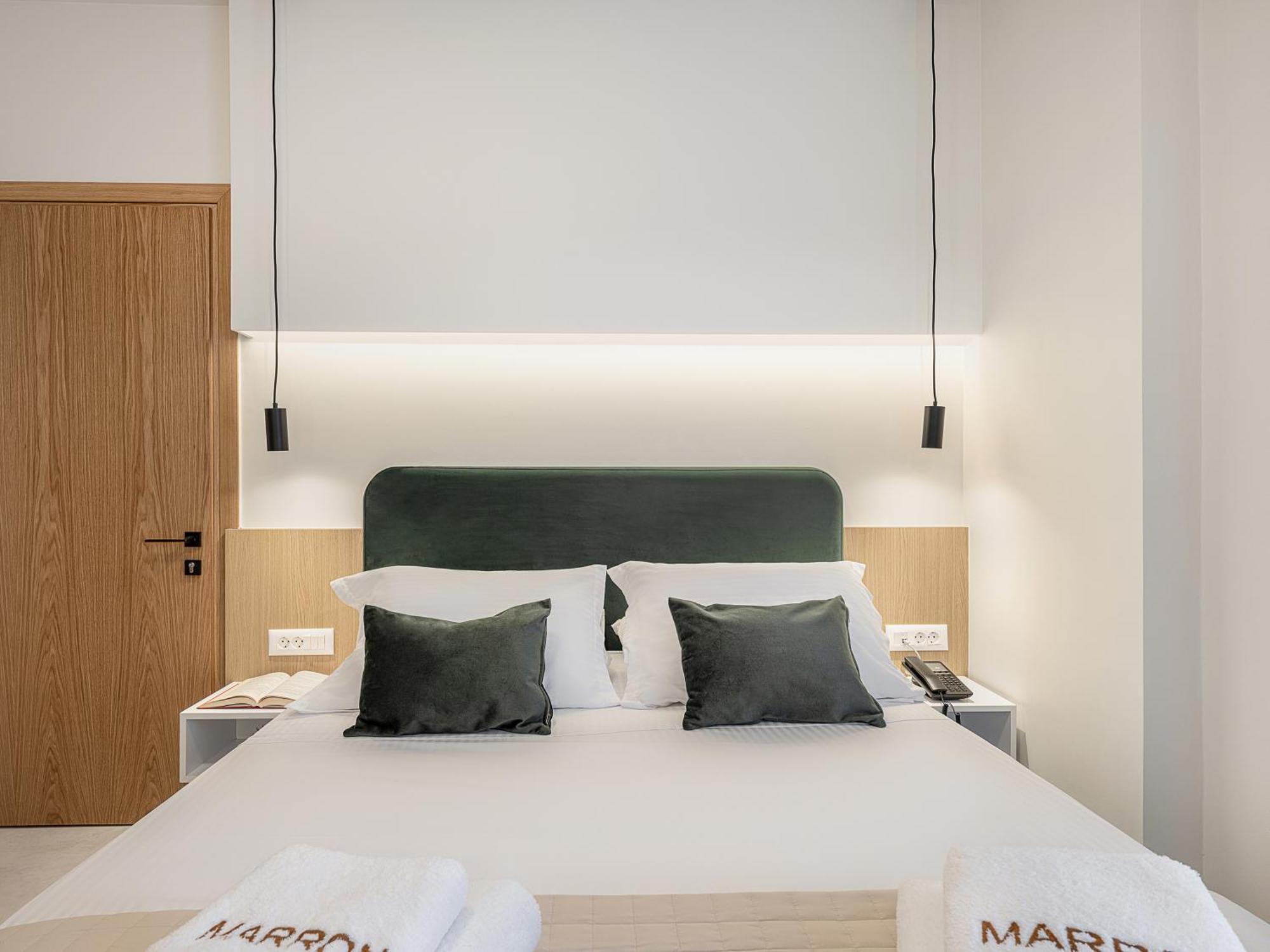 Miss Marrone City Hotel Chania  ภายนอก รูปภาพ