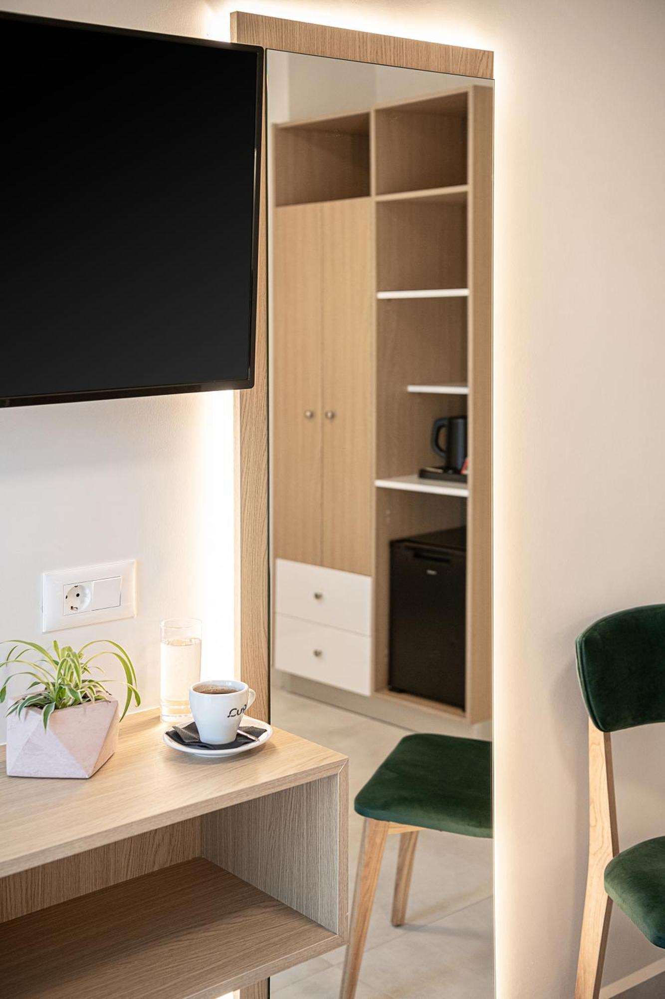 Miss Marrone City Hotel Chania  ภายนอก รูปภาพ