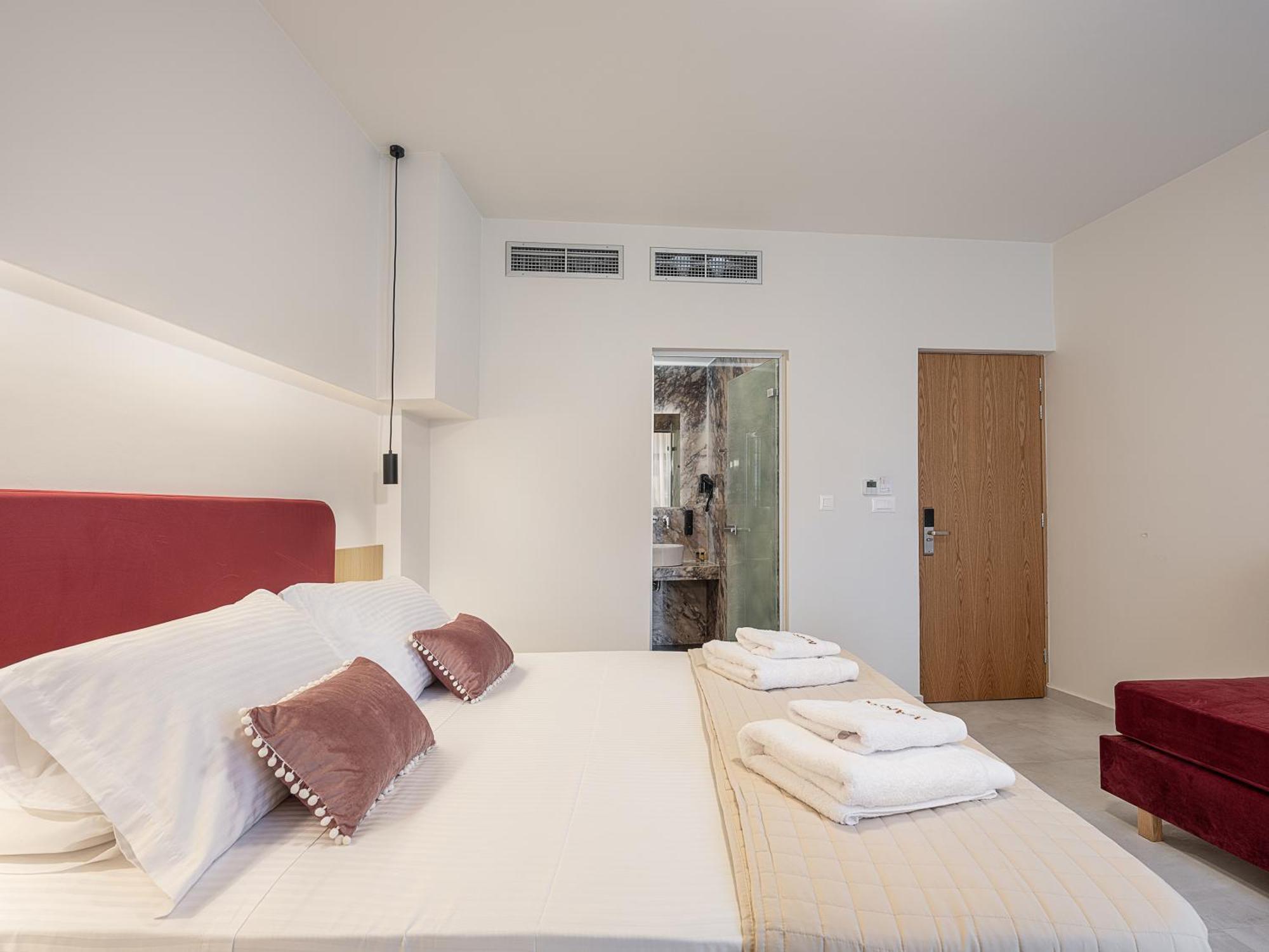 Miss Marrone City Hotel Chania  ภายนอก รูปภาพ